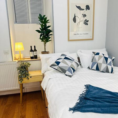 Cosy Koala Hostel Тбилиси Екстериор снимка