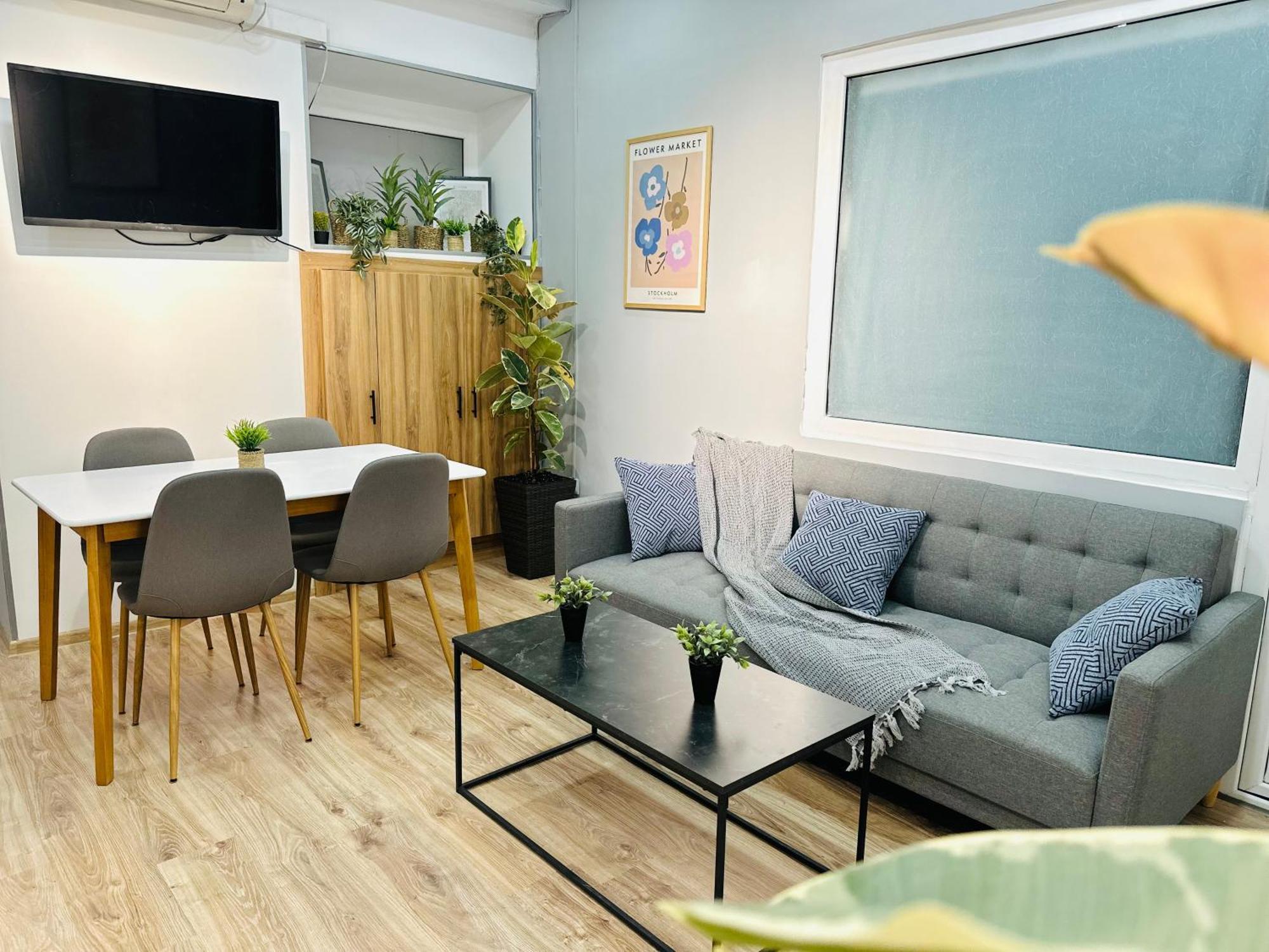 Cosy Koala Hostel Тбилиси Екстериор снимка
