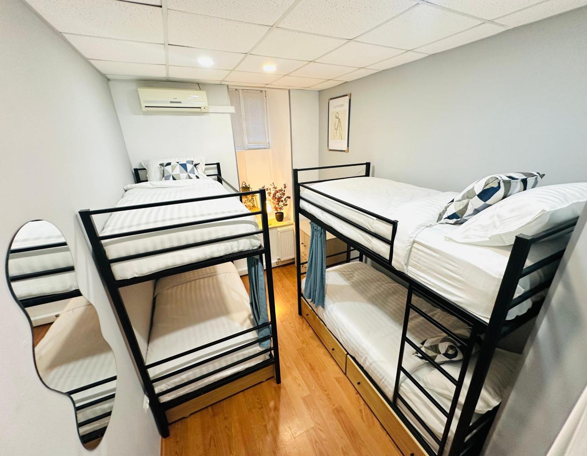 Cosy Koala Hostel Тбилиси Екстериор снимка